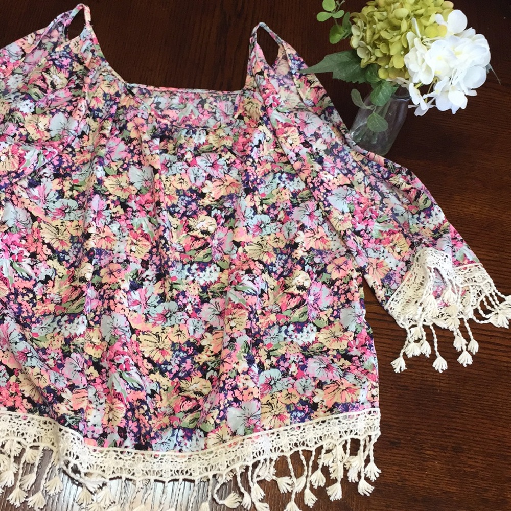 🥳Cute Open Sleeve Top!!!